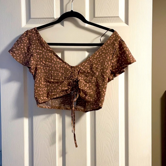 Brand new , never worn small  woman’s crop top - Picture 1 of 4